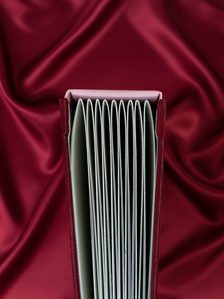 Класически албум „The Story of Us“