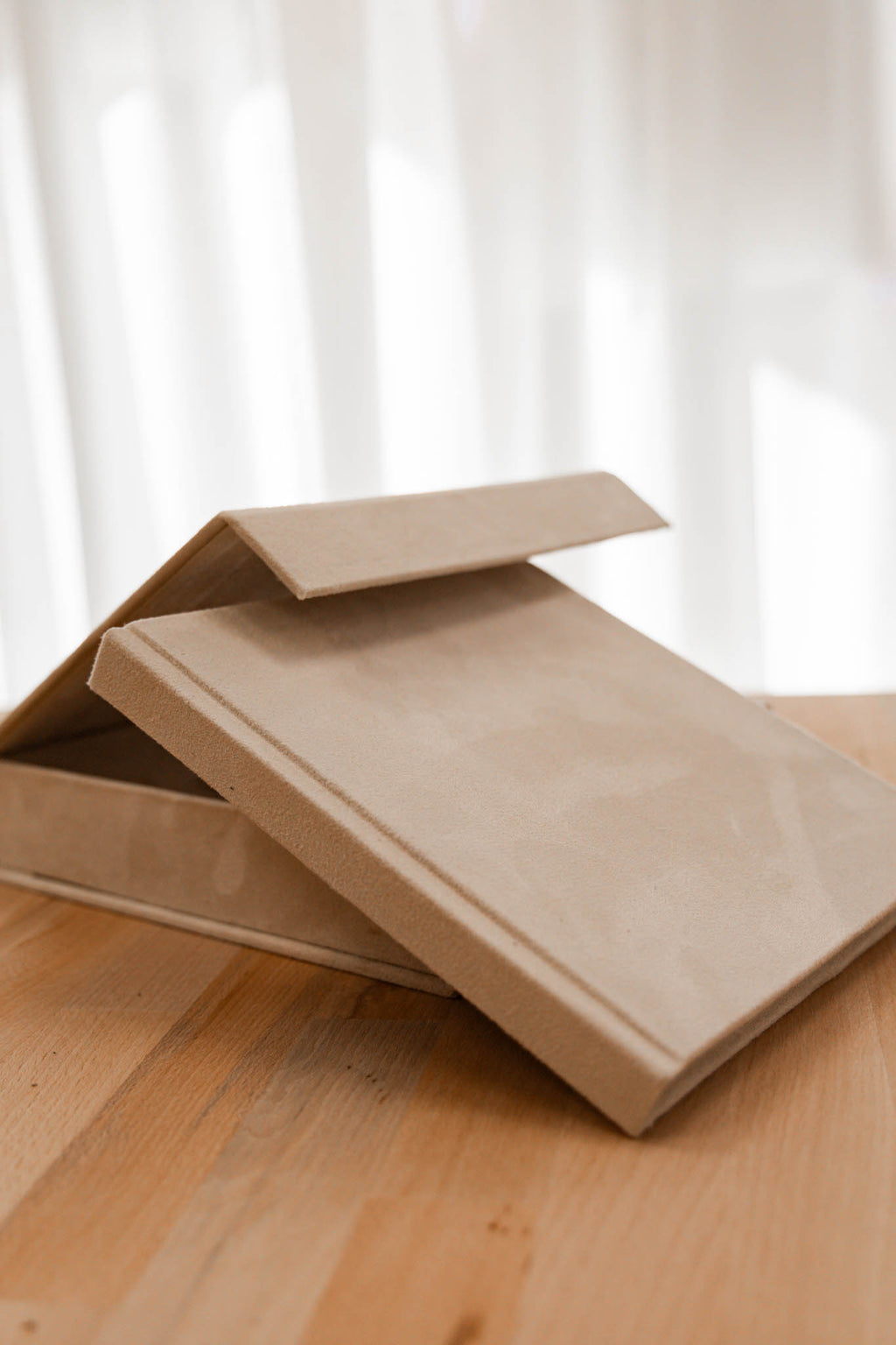 Фотокнига 20х20см. с корица от велур