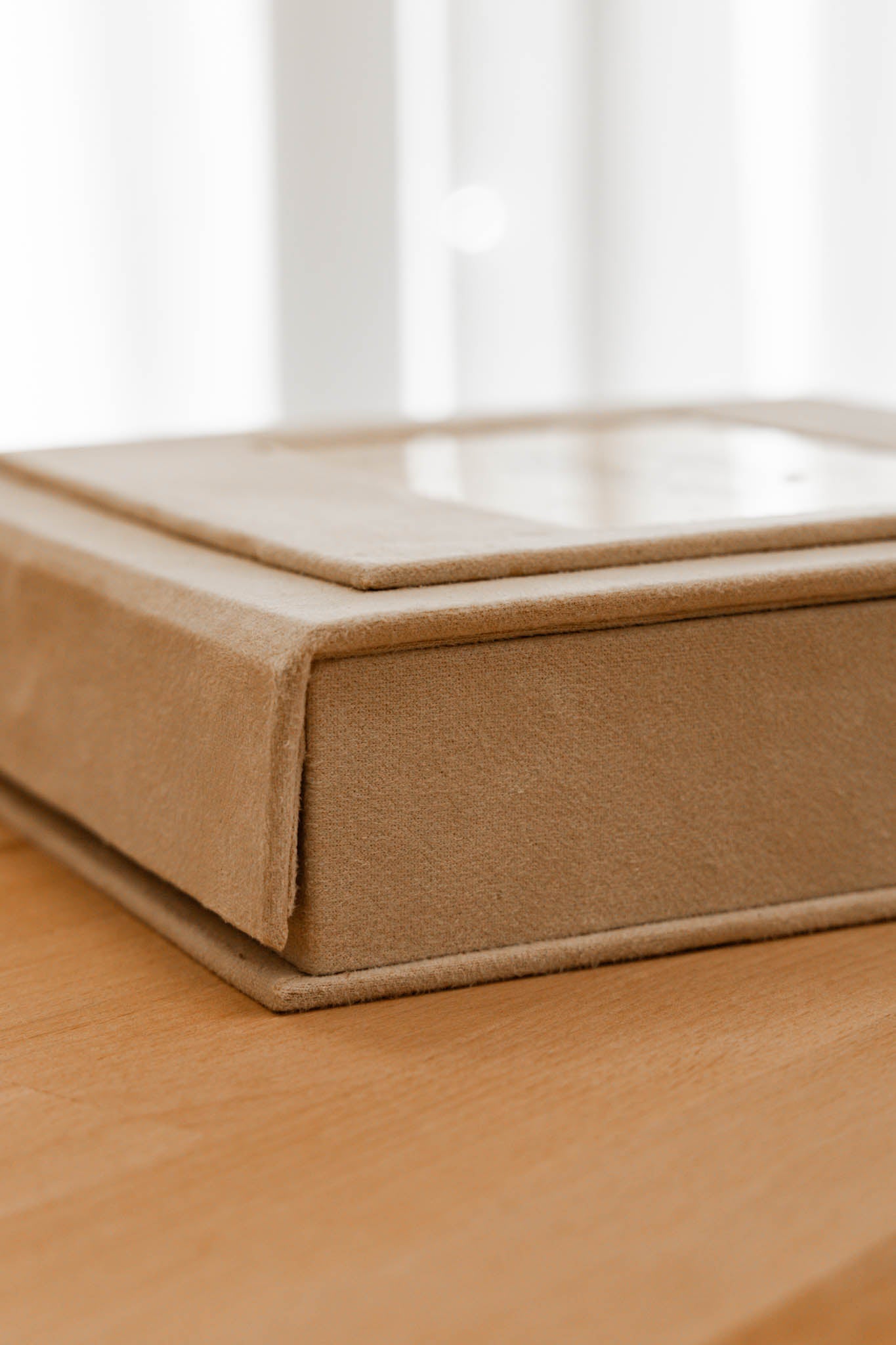 Велурена кутия за фотокнига