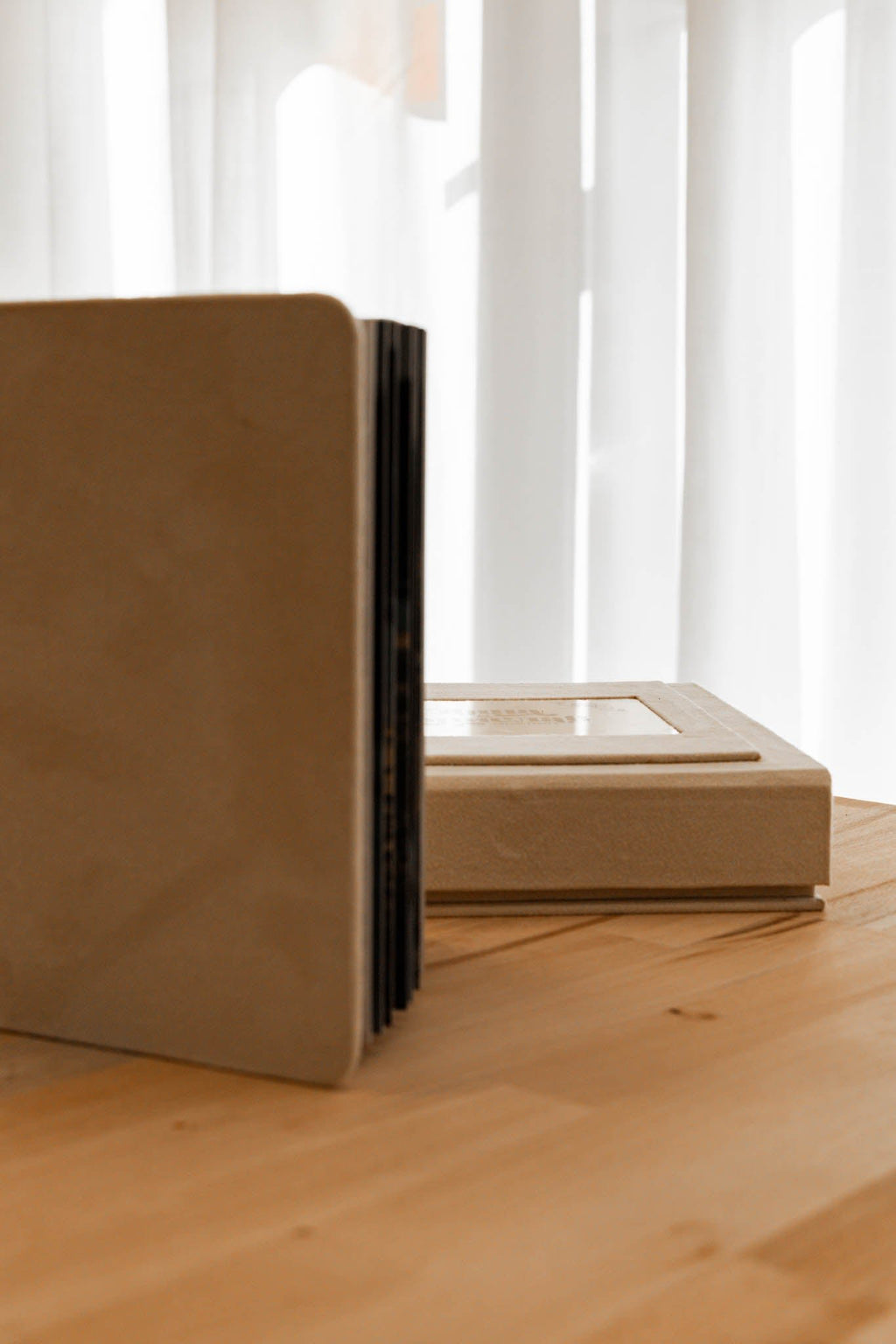 Фотокнига 20х20см. с корица от велур