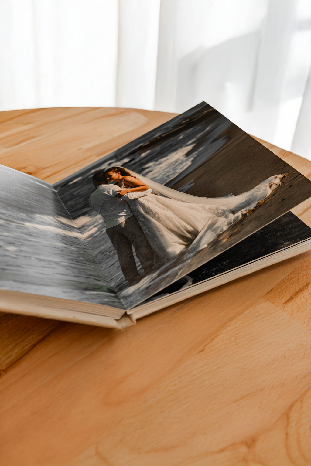 Фотокнига 20х20см. с корица от велур